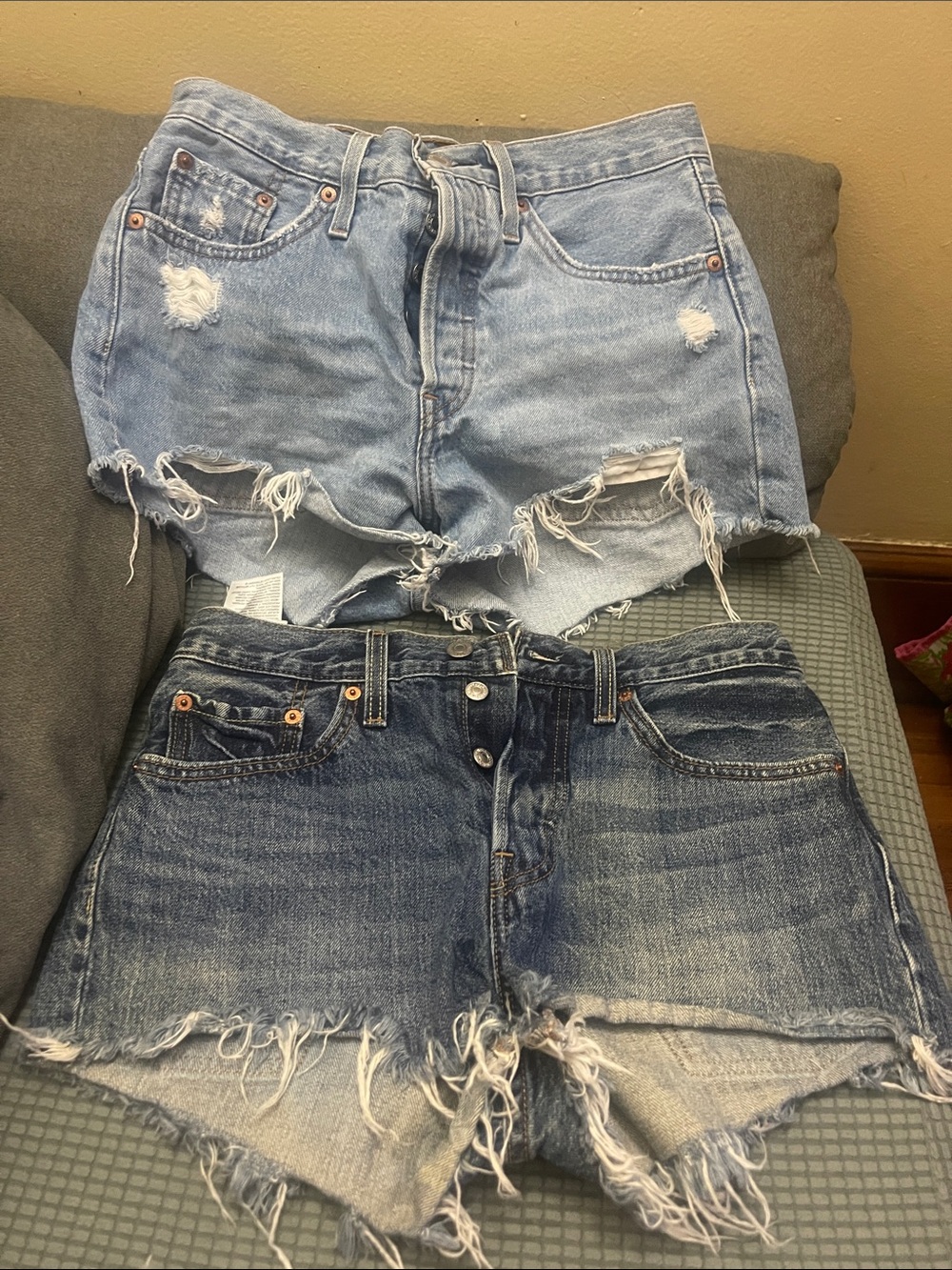 Levi’s cut off booty shorts bundle size 25-26